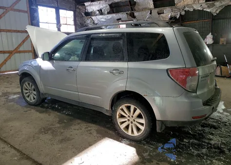 2012 Subaru Forester 2.5X Premium z USA, uszkodzony, nr VIN JF2SHADC6CH401264